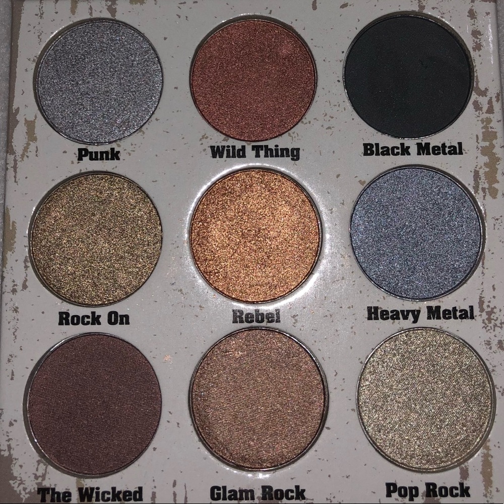 Crown glam metals eyeshadow palette brand new